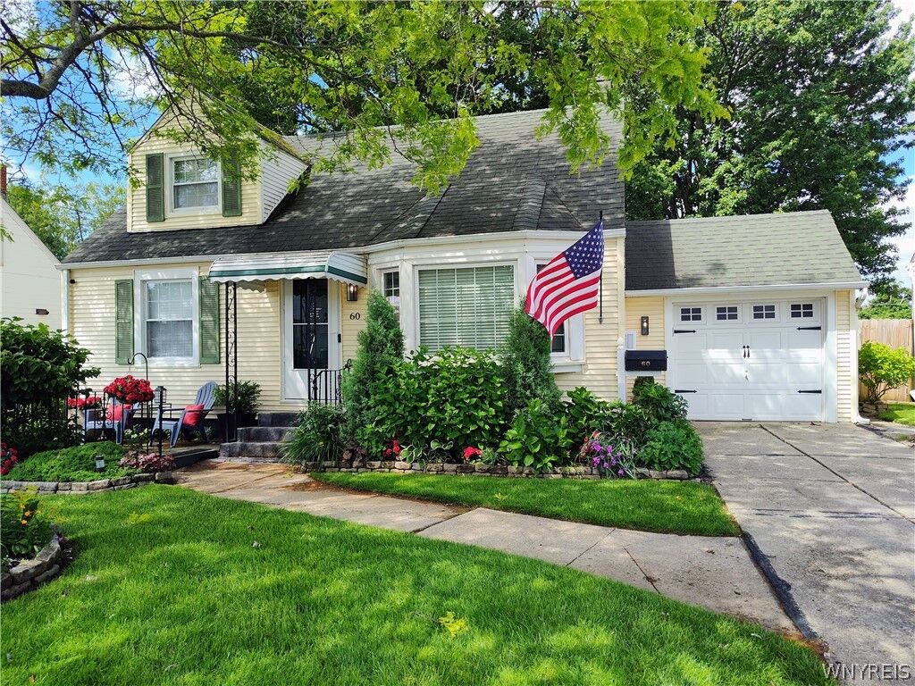 Property Photo:  60 Arthur Street  NY 14225 