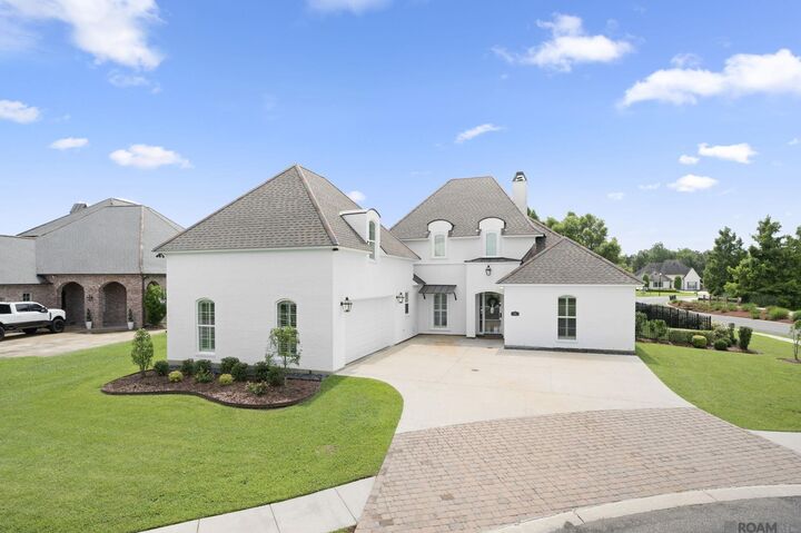 Property Photo:  8787 Lake Carriage Dr  LA 70817 
