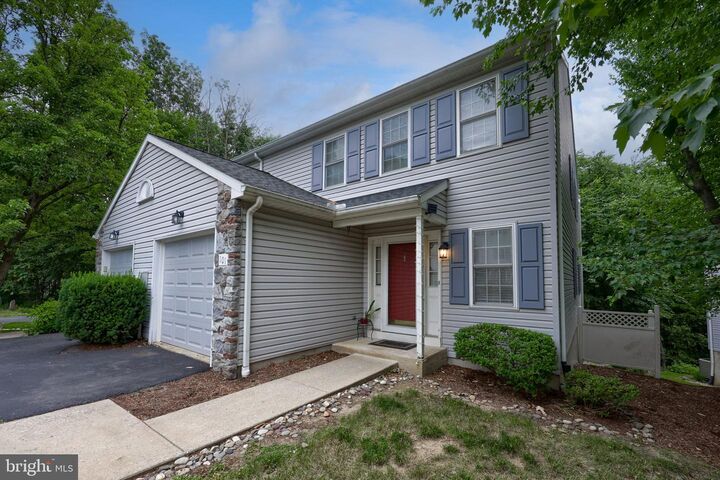 Property Photo:  101 Topland Drive  PA 17601 