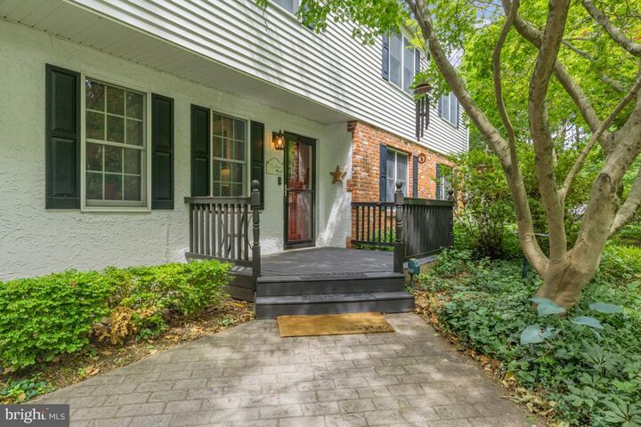 Property Photo:  122 Brookside Drive  PA 19053 