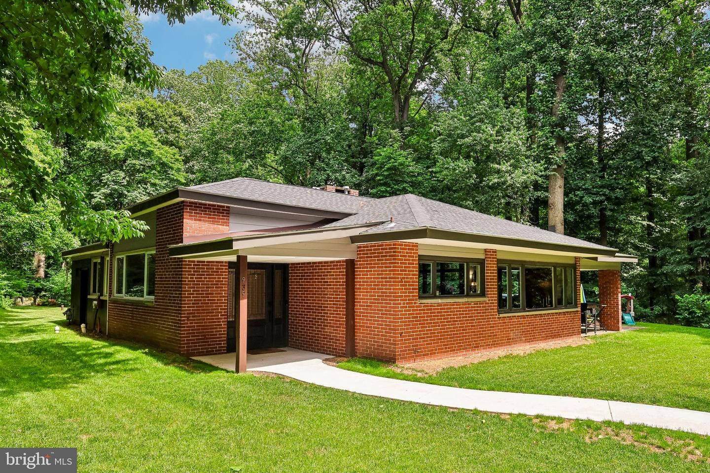 Property Photo:  939 North Avenue  PA 19064 