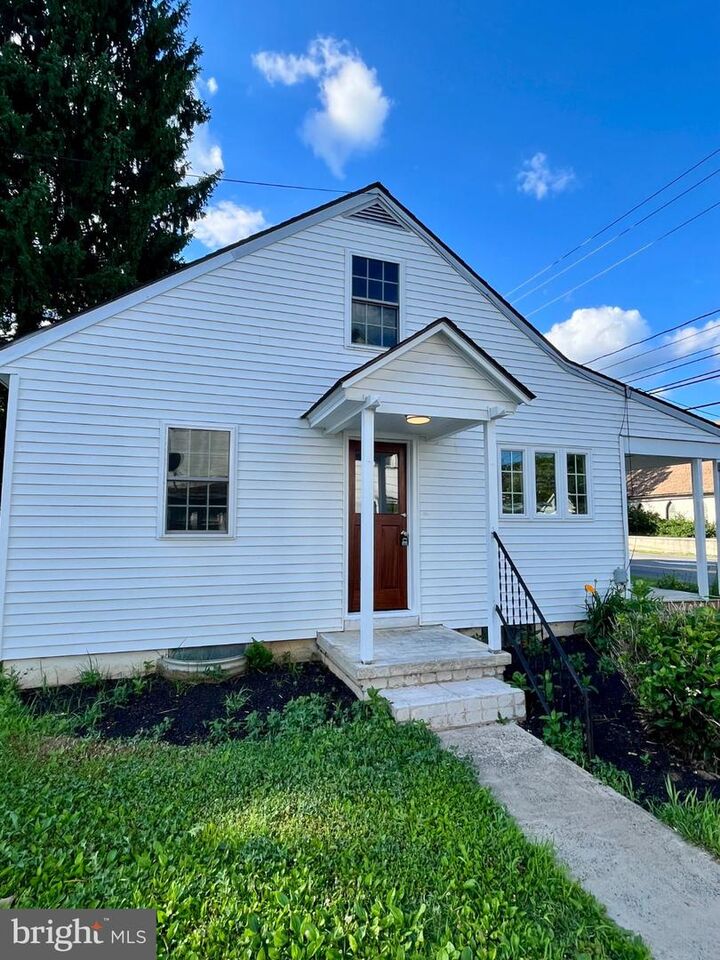 Property Photo: 6280 Morgantown Road PA 19543