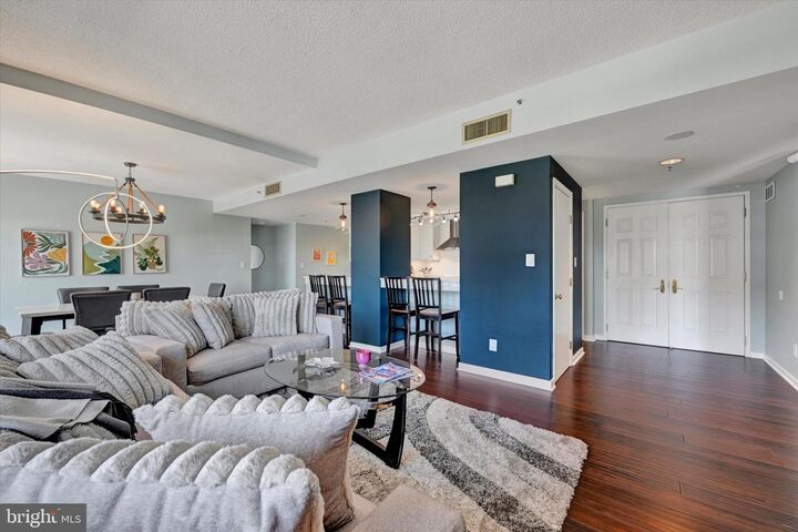 Property Photo:  250 President Street 306  MD 21202 