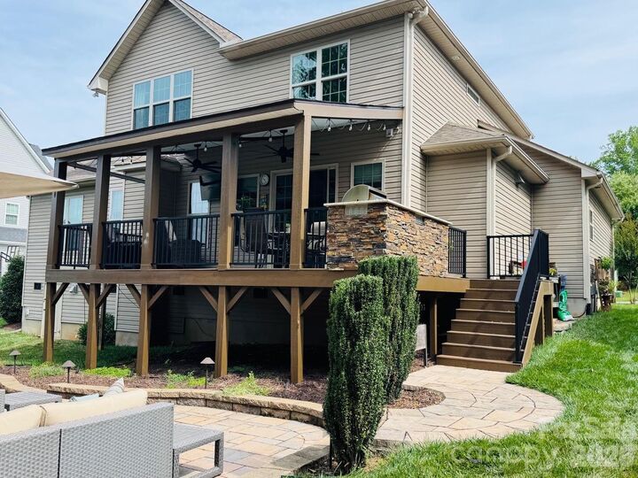 Property Photo:  108 Willowbrook Drive  NC 28115 