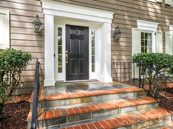 Property Photo: 2901 Valencia Terrace NC 28211