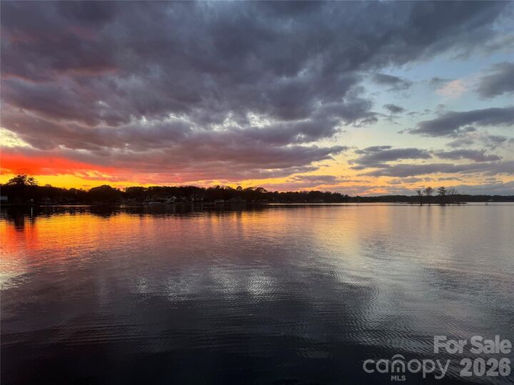Property Photo:  5135 Windward Point  NC 28037 
