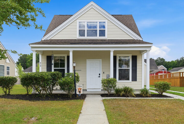 Property Photo: 213 Killarney Trail SC 29461