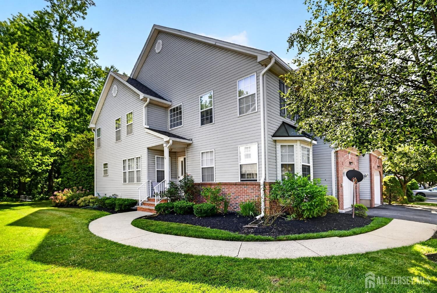 Property Photo:  24 Amy Drive  NJ 08902 