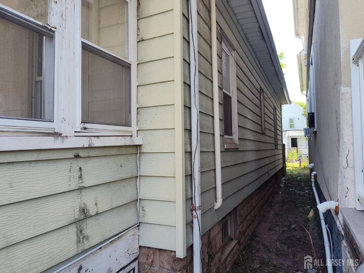 Property Photo: 71 S Ward Street S NJ 08901