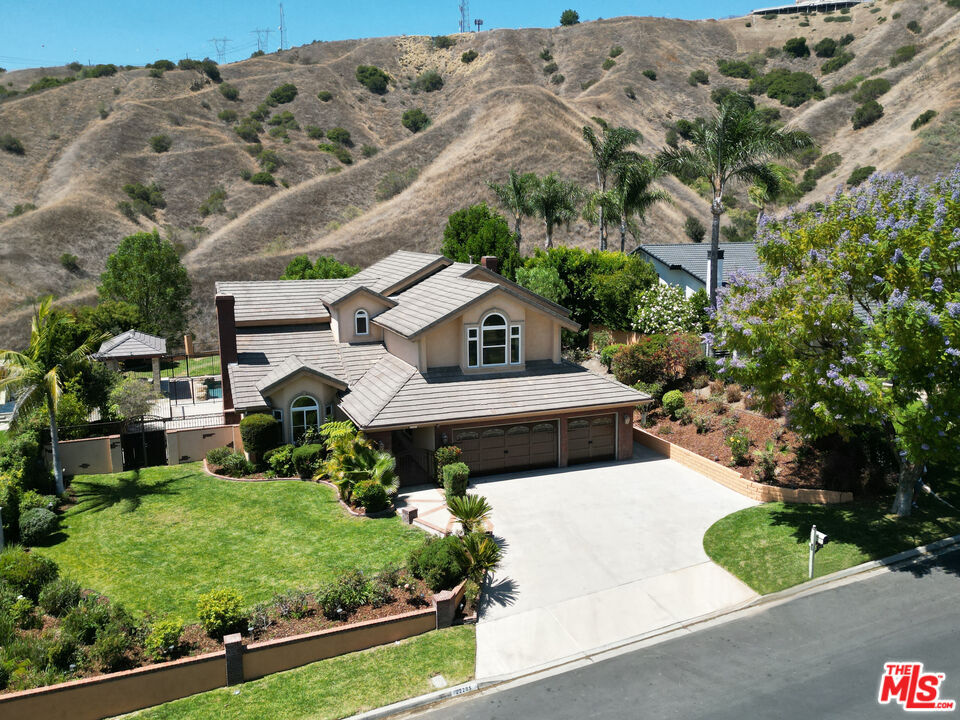 Property Photo:  22285 Rolling Hills Ln  CA 92887 