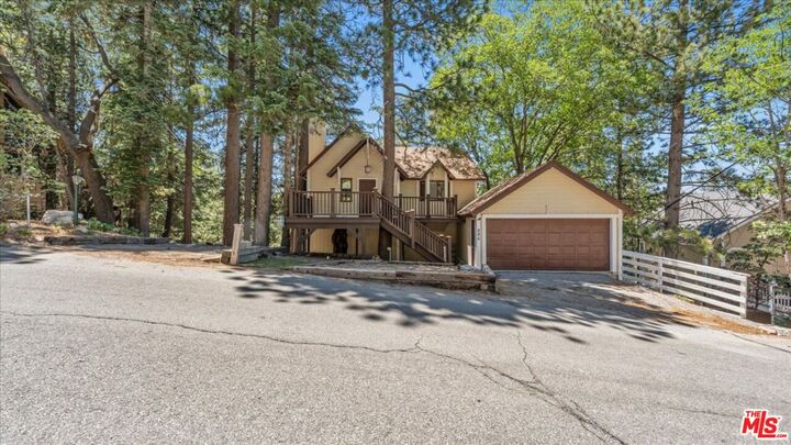 Property Photo:  886 Sandalwood Dr  CA 92352 