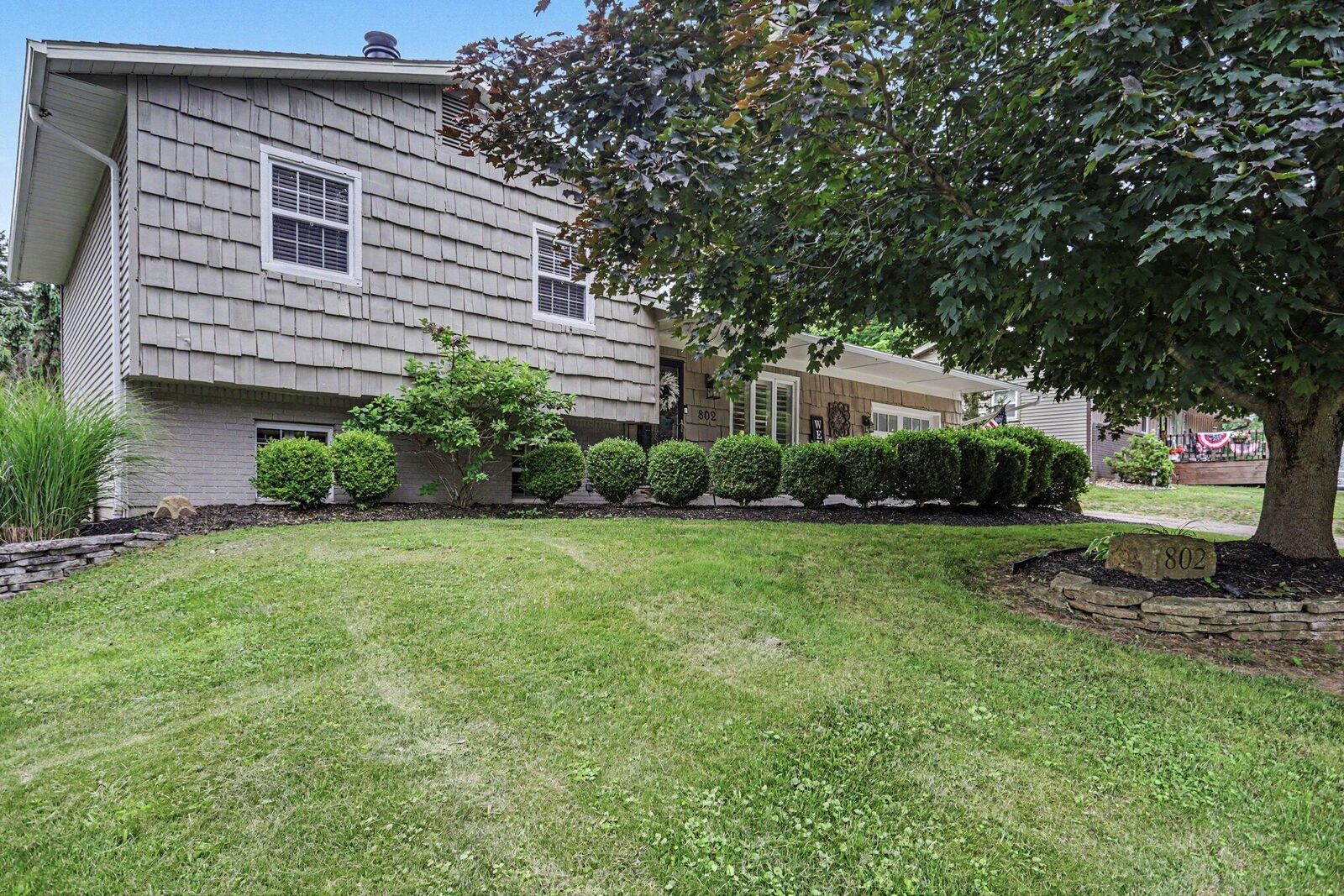 Property Photo:  802 Larkspur Drive  OH 43055 