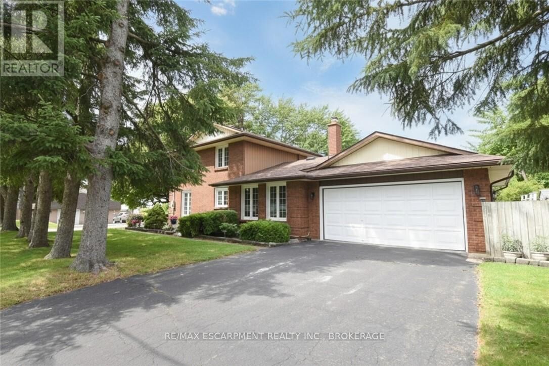 Property Photo: 24 Shaw Street ON N3W 1K2