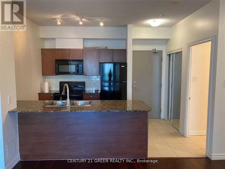 Property Photo: 3525 Kariya Drive 507 ON L5B 0C2