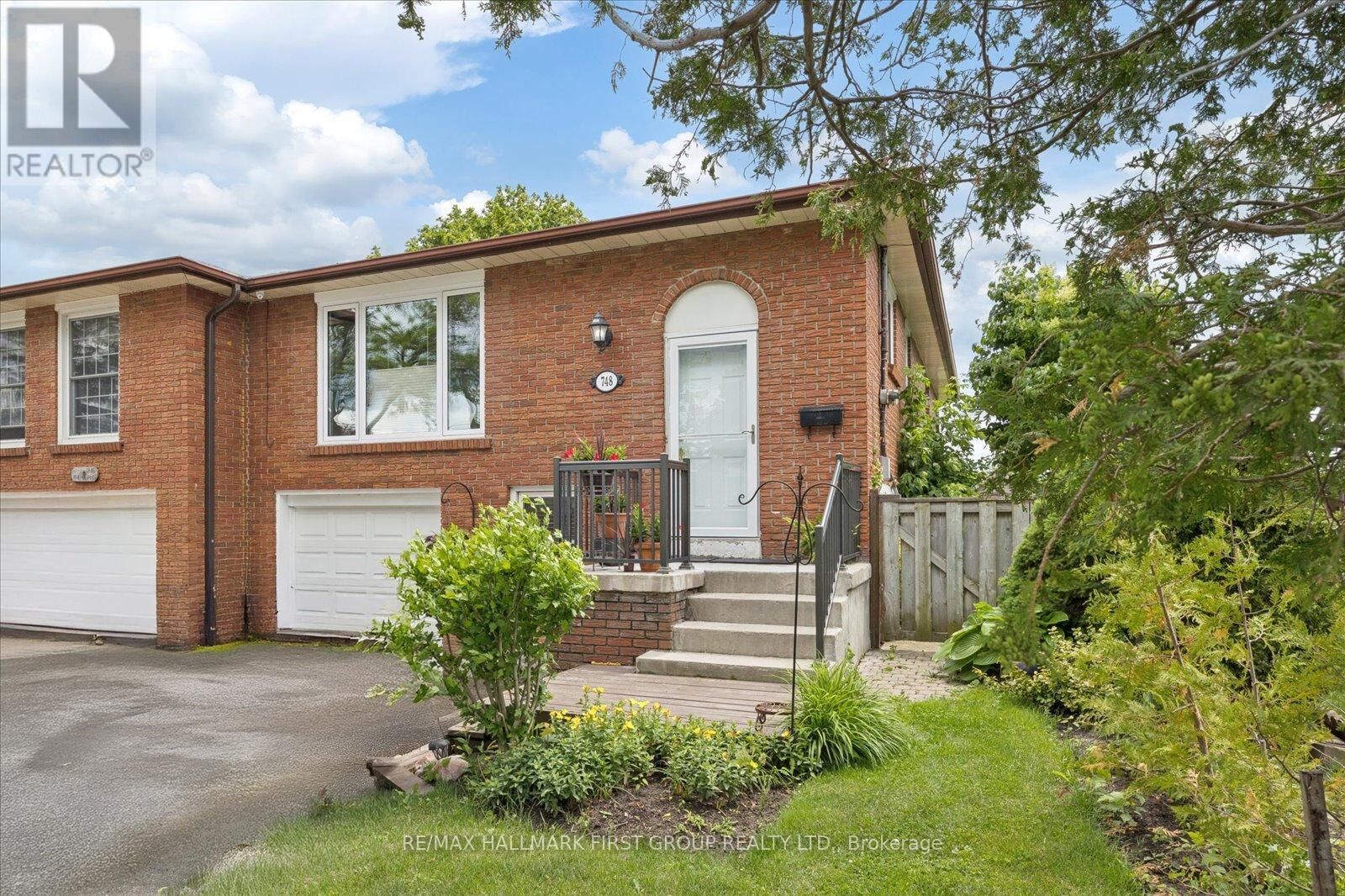 Property Photo: 748 Breezy Drive ON L1W 2X7