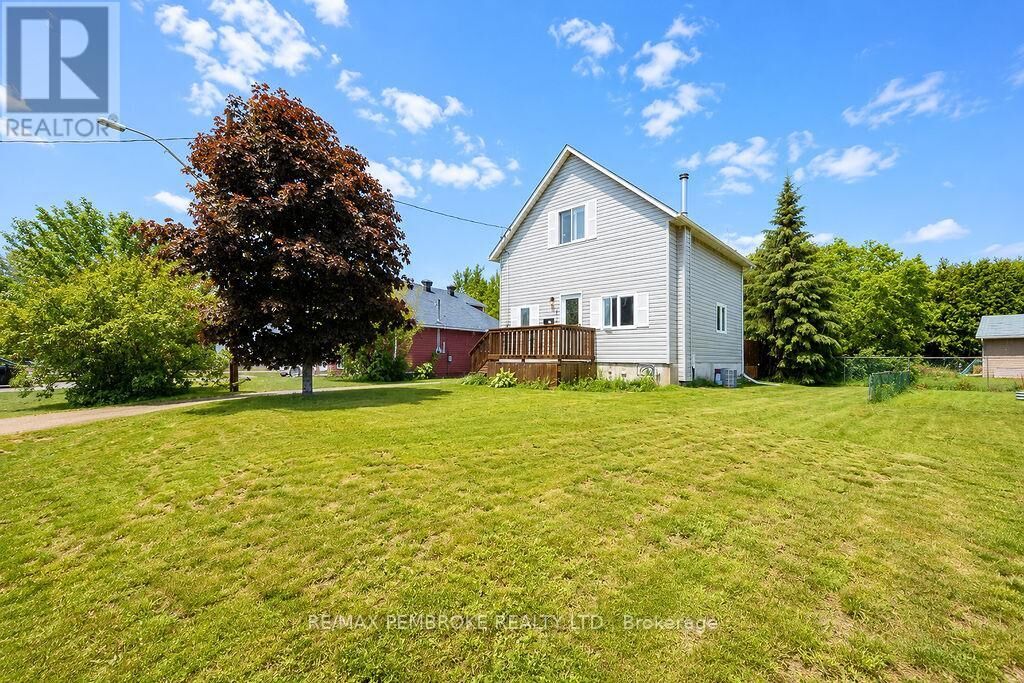 Property Photo:  1 Violet Street  ON K8H 2C2 