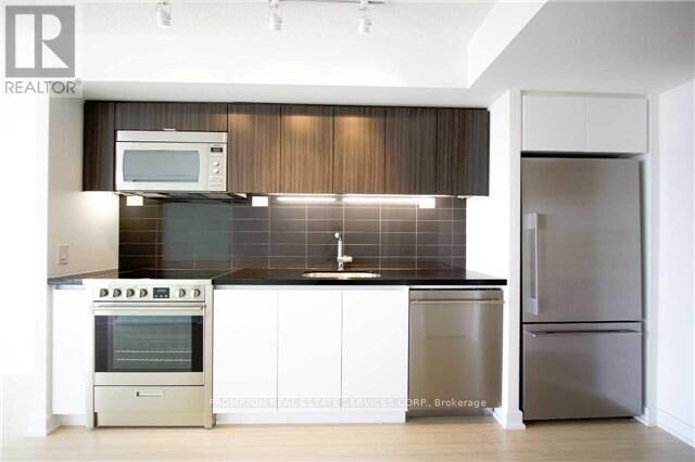 Property Photo:  85 Queens Wharf Road 1910  ON M5V 0J9 