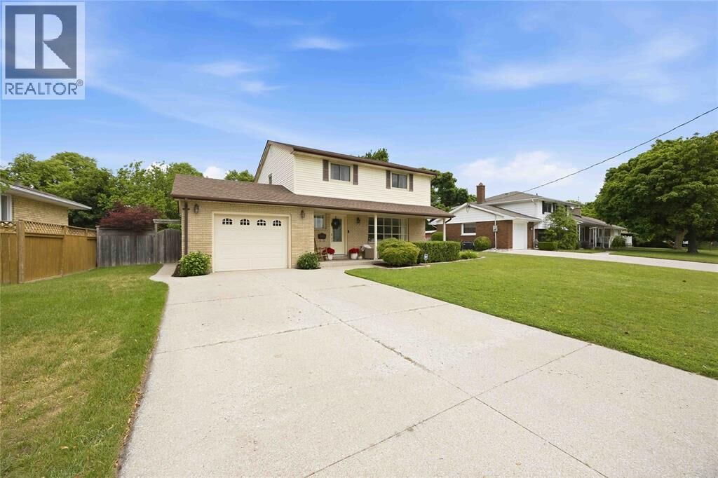 Property Photo: 1030 Linden Way ON N7S 2C6