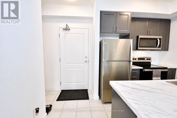 Property Photo:  450 Dundas Street East 404  ON L8B 0L7 