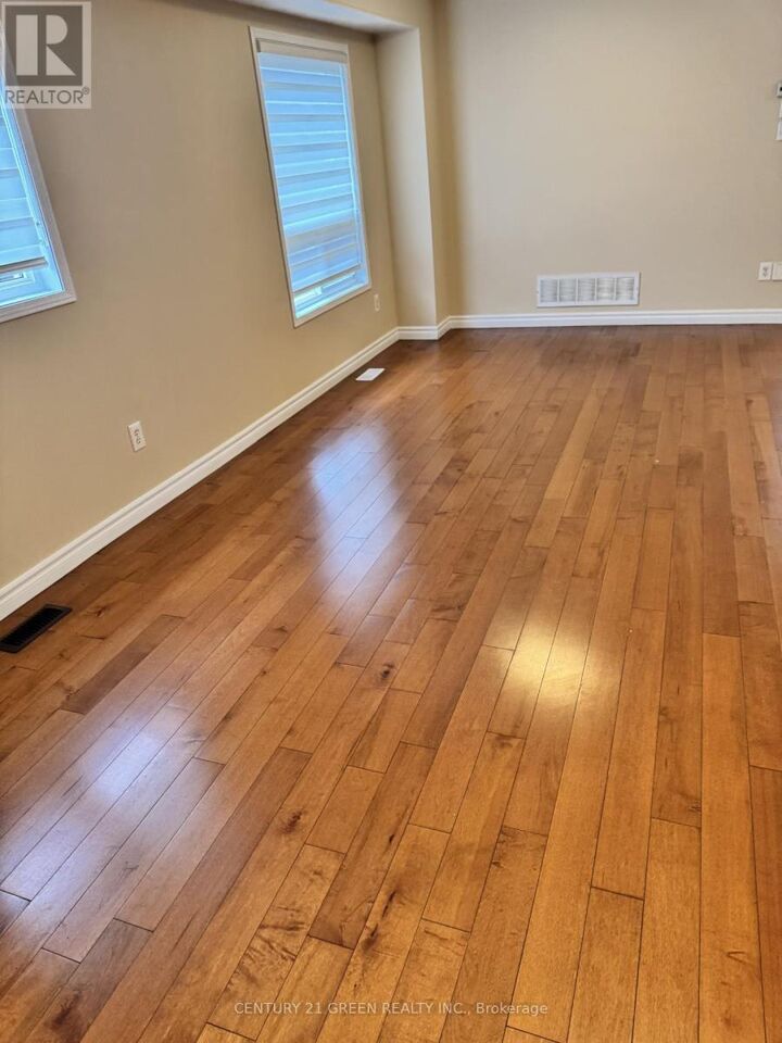 Property Photo:  474 Denyes Way Upper  ON L9T 6X2 