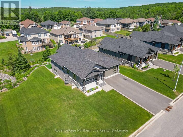 Property Photo: 9 Silver Maple Lane ON P1C 0B5