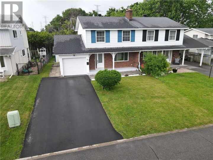 Property Photo:  12 Downsview Crescent  ON K2G 0A5 
