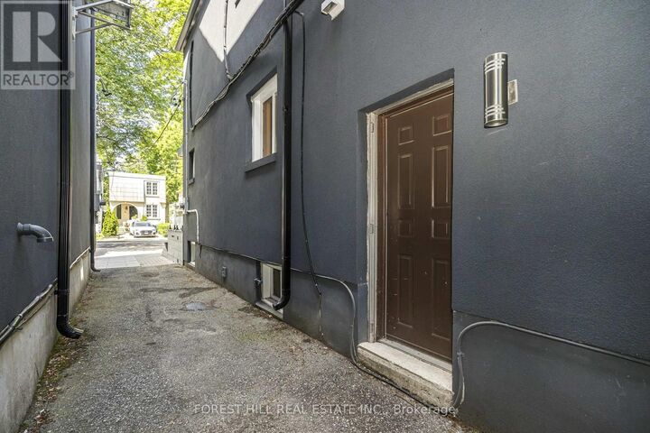 Property Photo:  79 Marmot Street Lower  ON M4S 2T4 