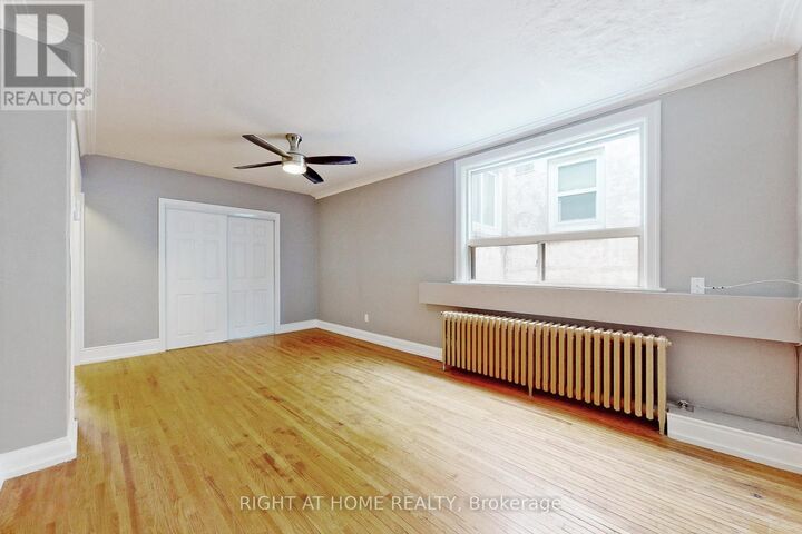 Property Photo:  255 Lakeshore Road East #A  ON L5G 1G8 