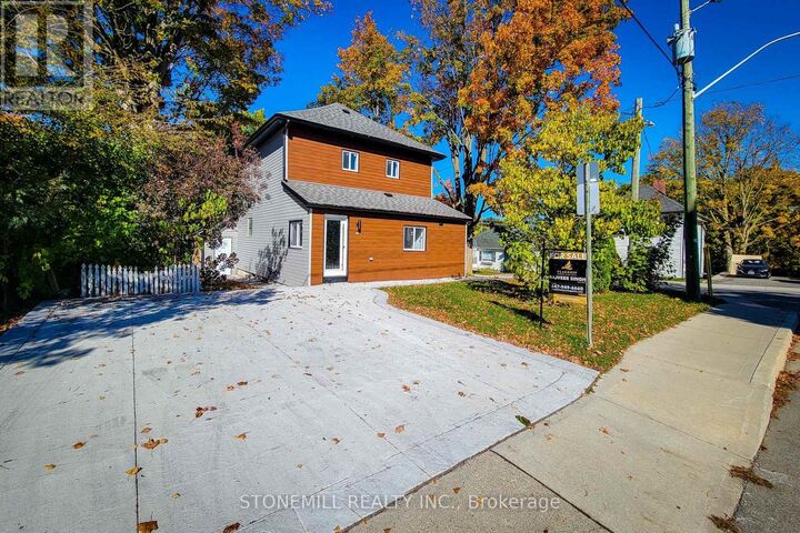 Property Photo: 727 College Avenue ON N4S 2C7