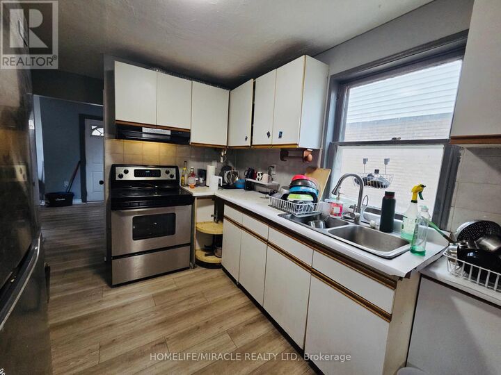 Property Photo: 454 Rankin Avenue ON N9B 2R7