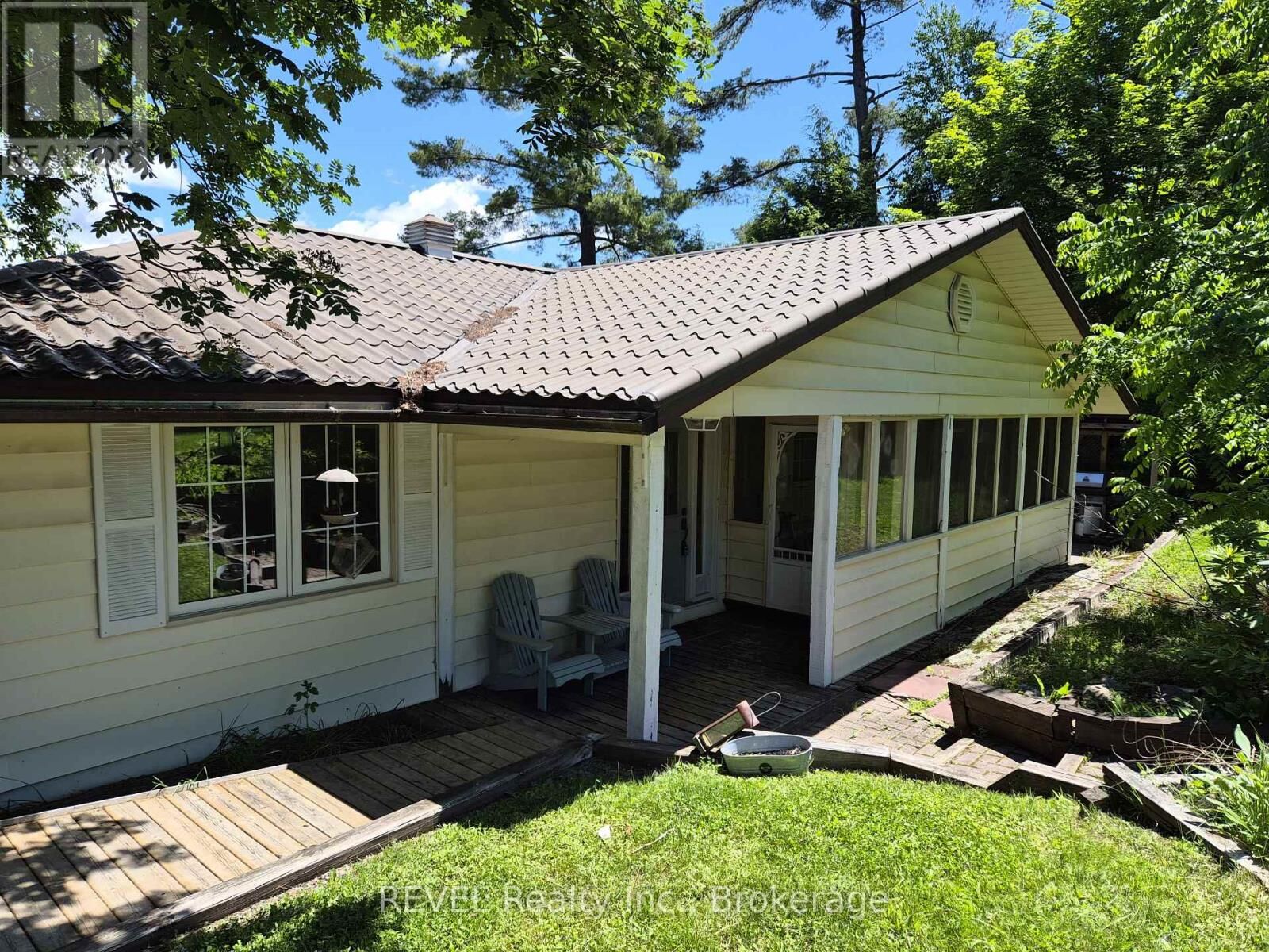 Property Photo: 1031 Butterfly Road ON P0C 1A0