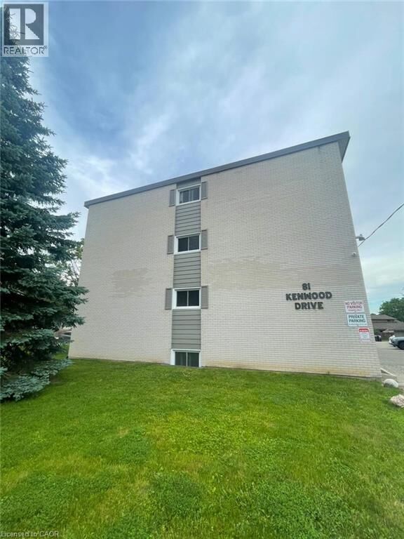 Property Photo:  81 Kenwood Drive 6  ON N2B 3H3 