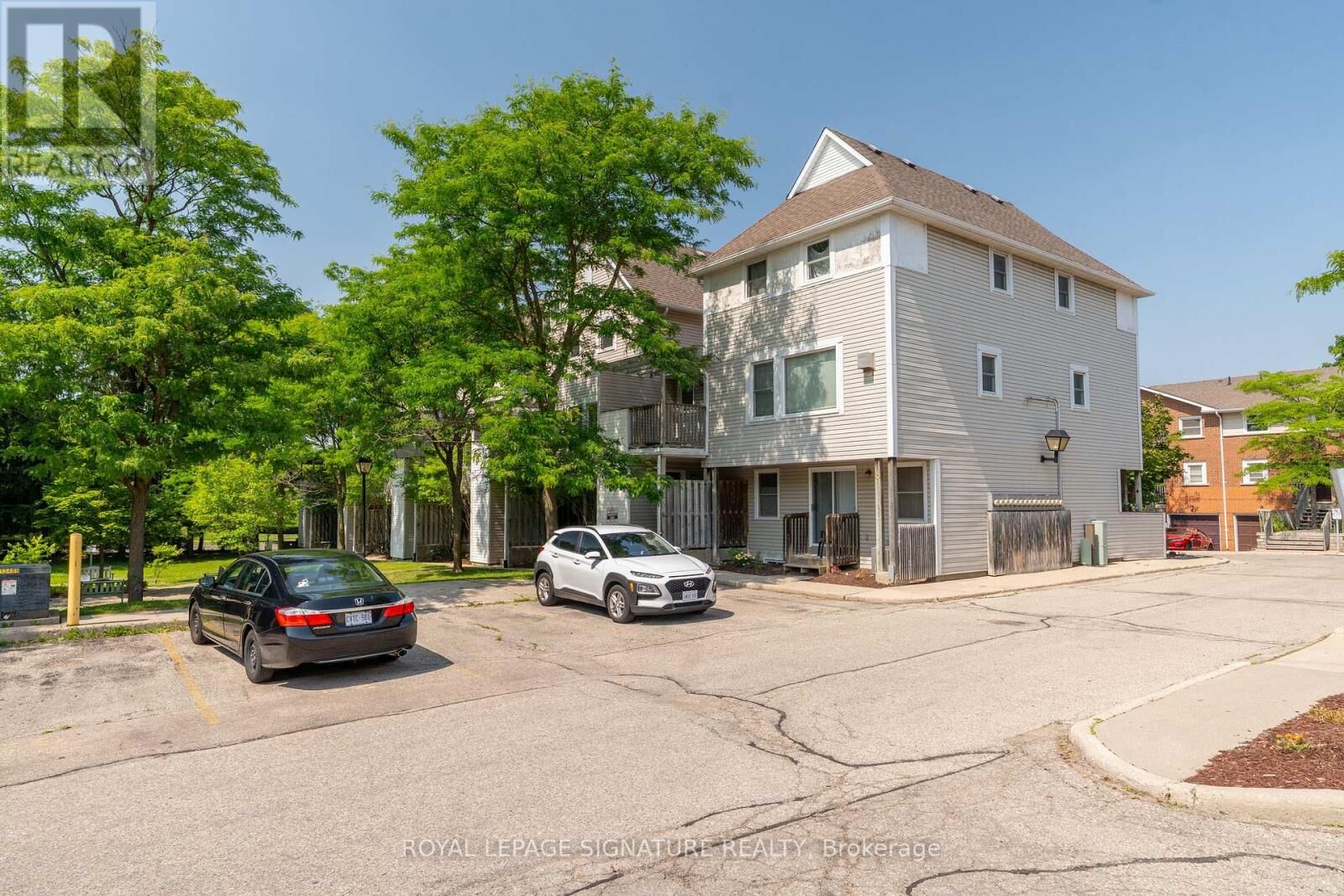 Property Photo:  461 Beechwood Place 55  ON N2T 2N8 