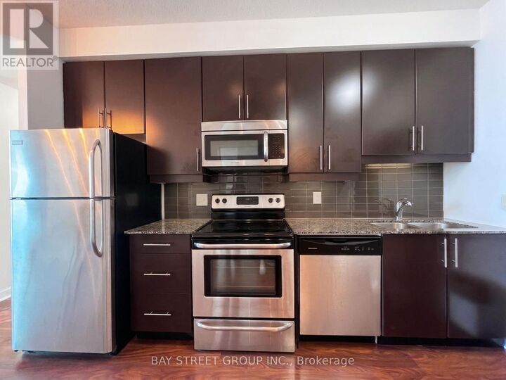 Property Photo: 33 Bay Street 4205 ON M5J 2Z3