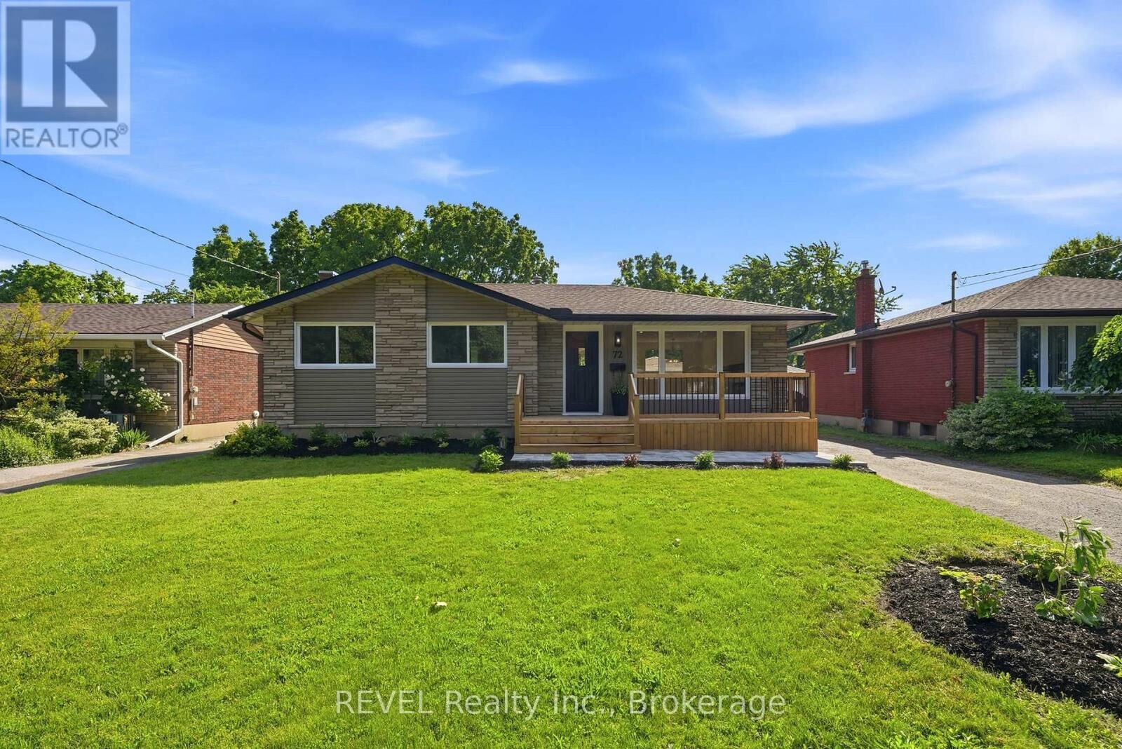Property Photo:  72 Prince Charles Drive  ON L2N 3Z1 