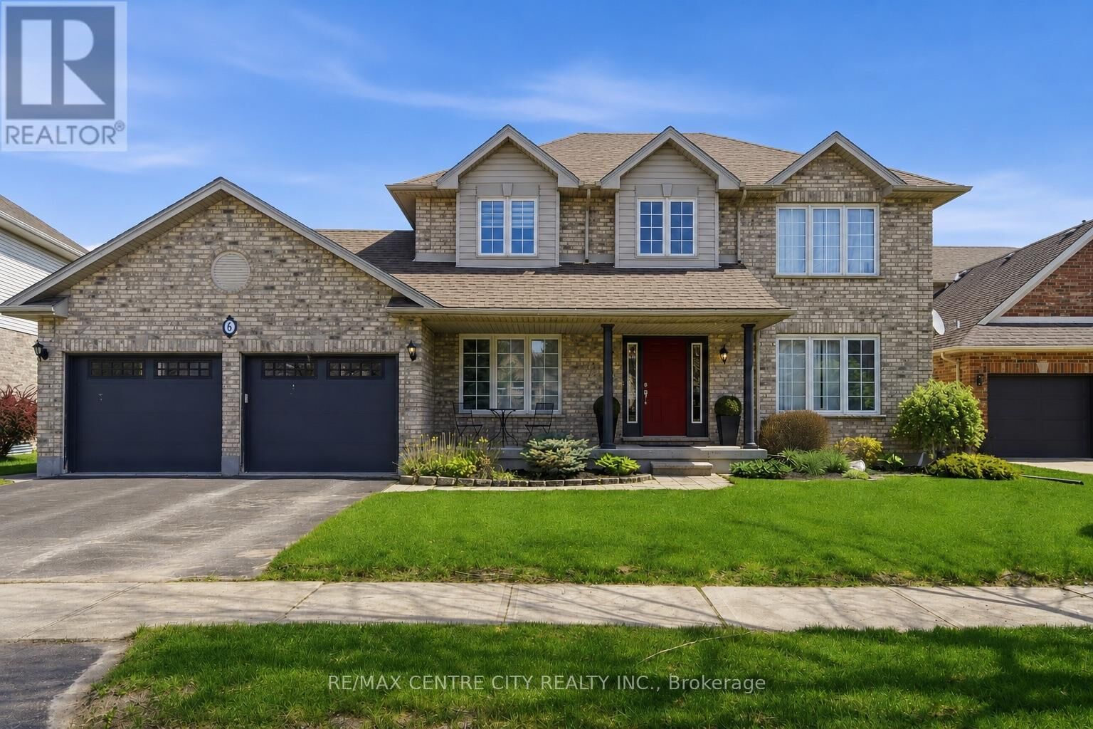 Property Photo: 6 Trillium Court ON N0M 2A0