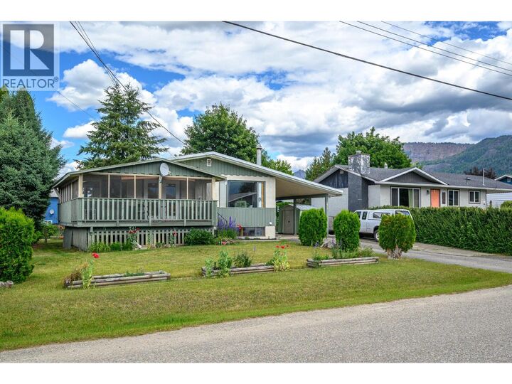 211 Larsen Avenue — photo 1