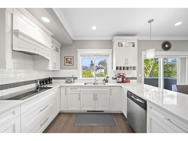 Property Photo: 7177 179 Street 9 BC V3S 8C5