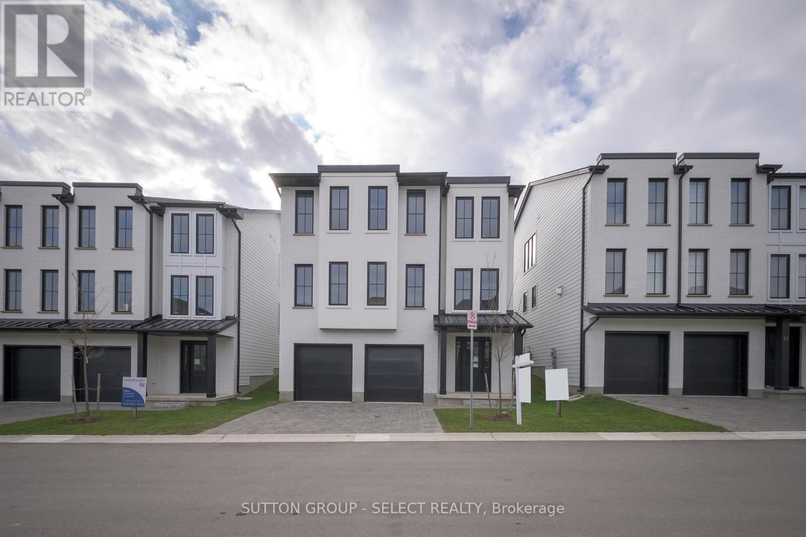 Property Photo: 2835 Sheffield Place 9 ON N6G 5H5