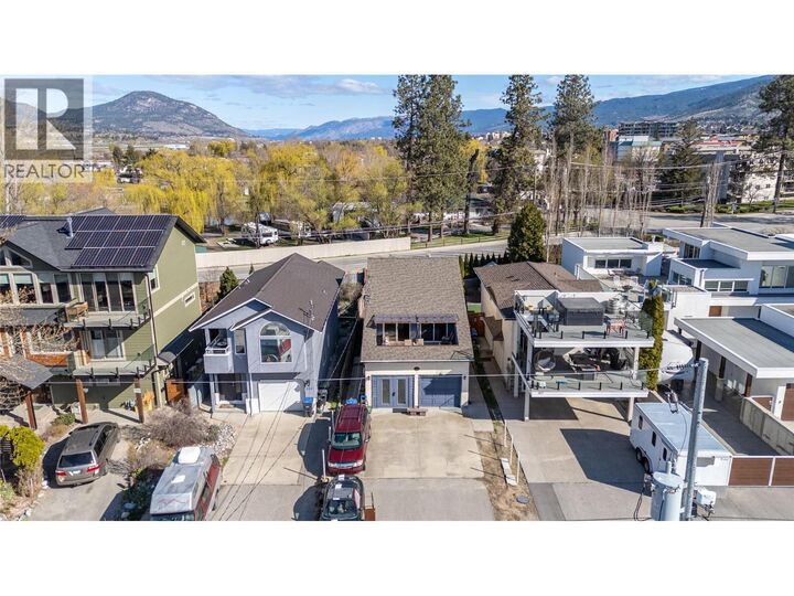 Property Photo:  331 Sudbury Avenue  BC V2A 8M7 
