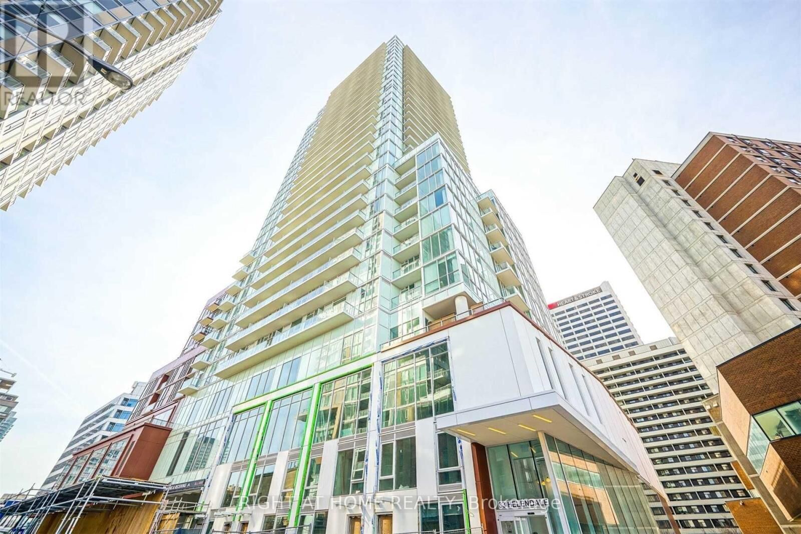 Property Photo:  33 Helendale Avenue 2008  ON M4R 0A4 