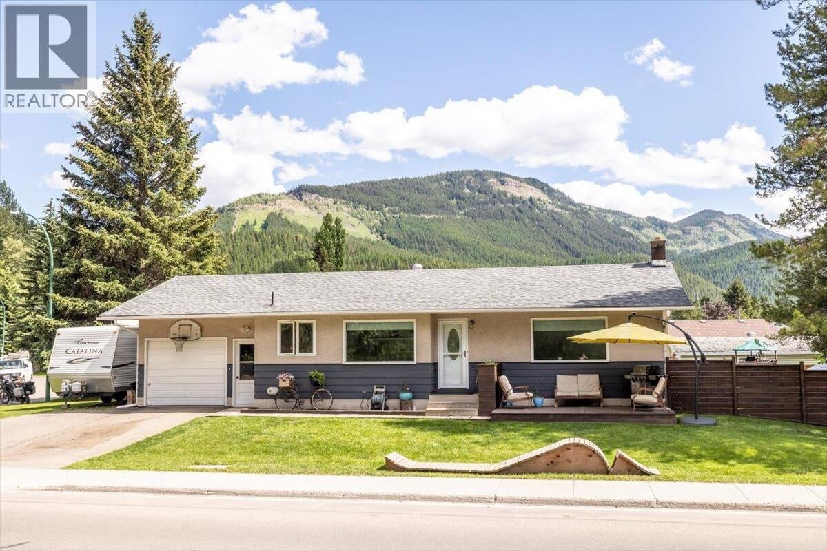 Property Photo: 316 Alpine Place BC V0B 2G0