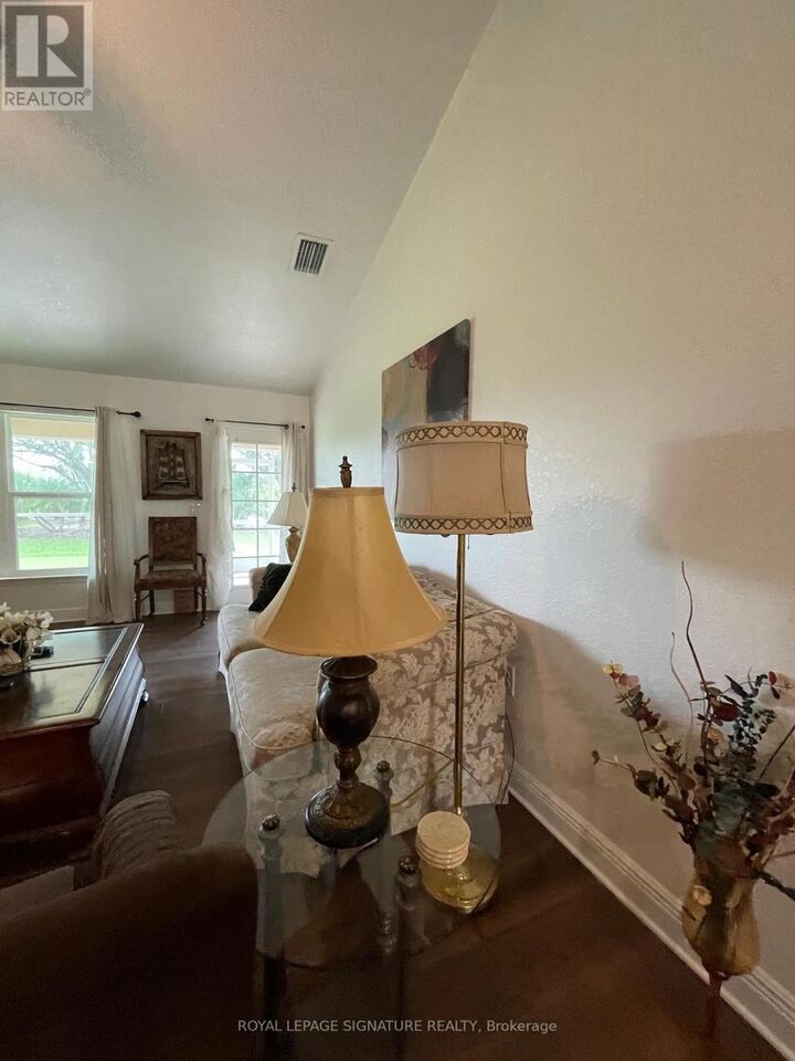 Property Photo:  362 Salvador Drive  ON  