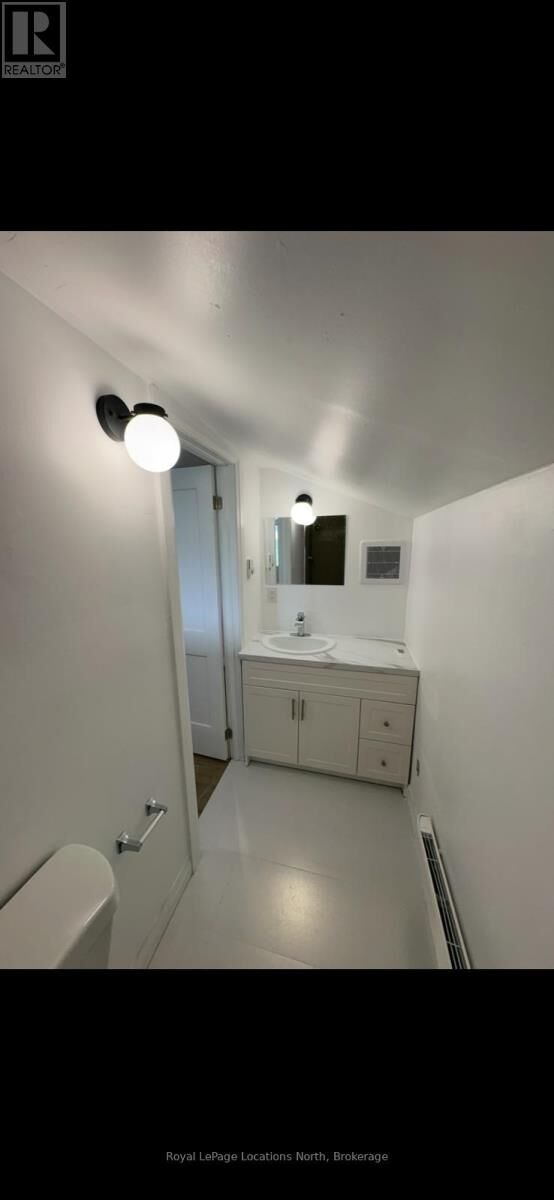 Property Photo:  150 13th Street 2  ON N4L 3W4 