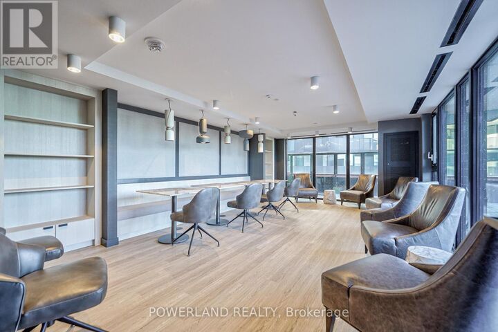Property Photo:  8 Tippett Road 522  ON M3H 0E7 