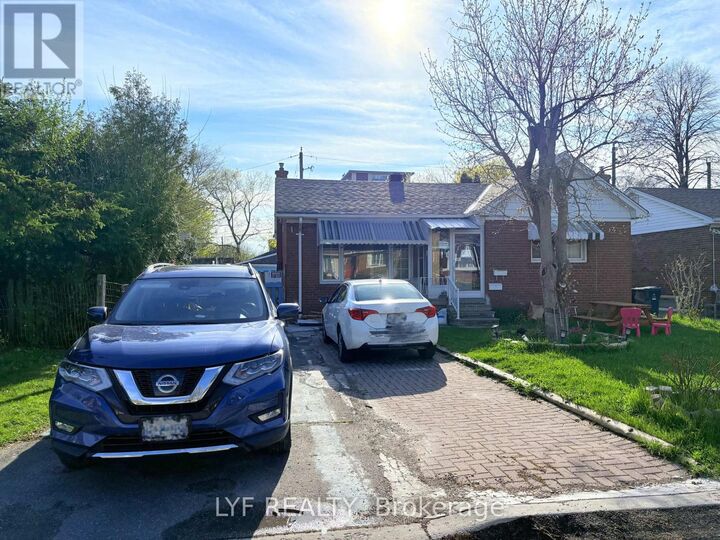 Property Photo: 22 Ivordale Crescent Bsmt Rm 2 ON M1R 2W6