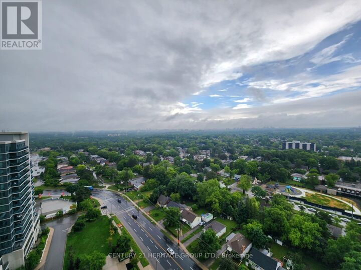 Property Photo: 7161 Yonge Street 2030 ON L3T 0C8