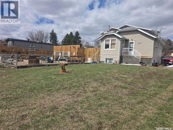Property Photo:  209 Allan Street  SK S0K 1K0 