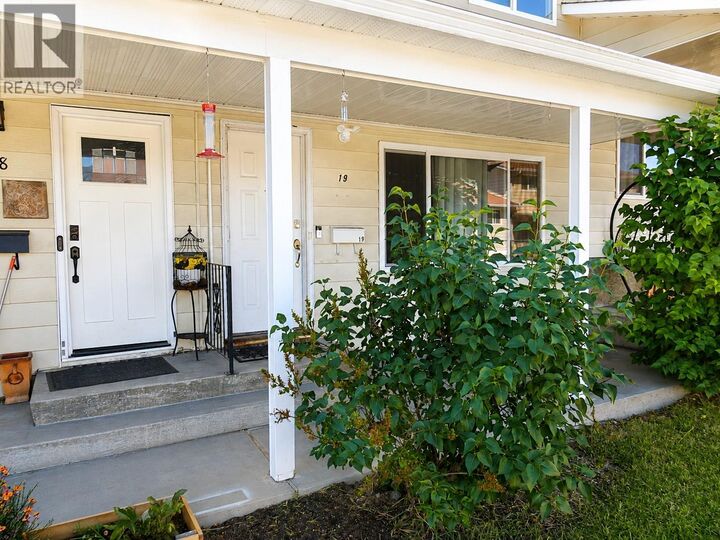3807 32 Avenue 19 — photo 1