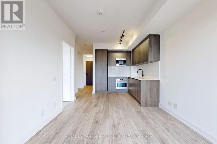 Property Photo: 108 Peter Street 1518 ON M5V 0W2